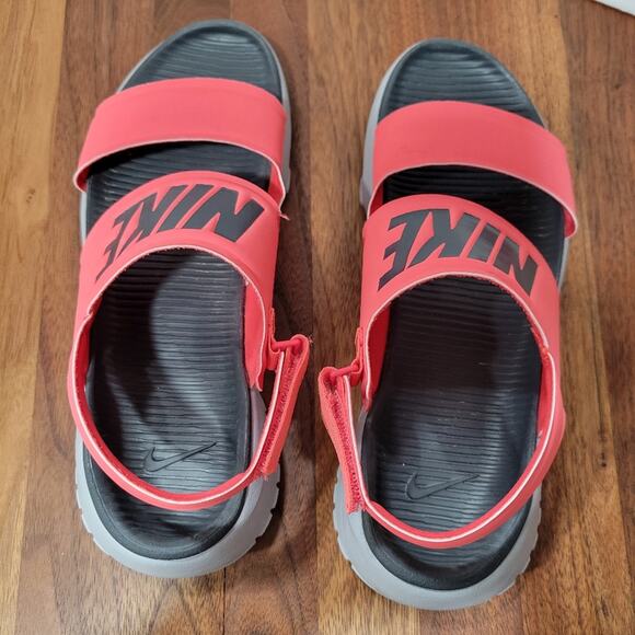 Woman's Nike Tanjun Sport Neoprene Upper Sandal Hook & Loop Ankle Strap Size 6 - Picture 3 of 9